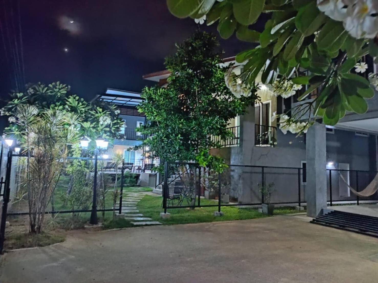 Villa Rajapruek Entire 3 Villa With Pool Near Airport And City Center 清邁 外观 照片